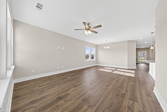 3346 Parmenter St, Columbia, TN 38401