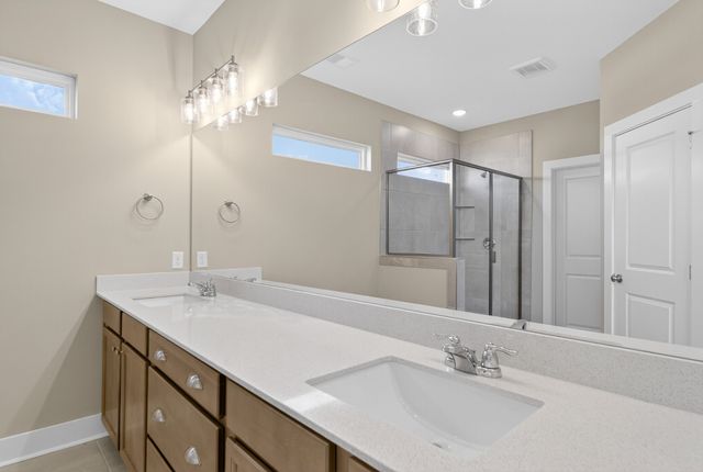 3346 Parmenter St, Columbia, TN 38401