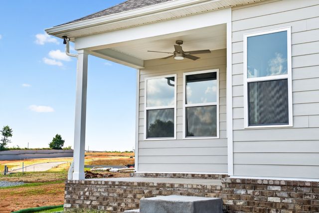 3346 Parmenter St, Columbia, TN 38401