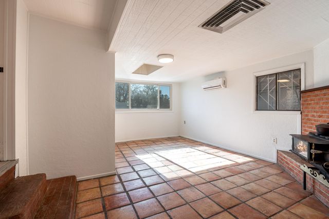 5023 5th Street NW, Albuquerque, NM 87107