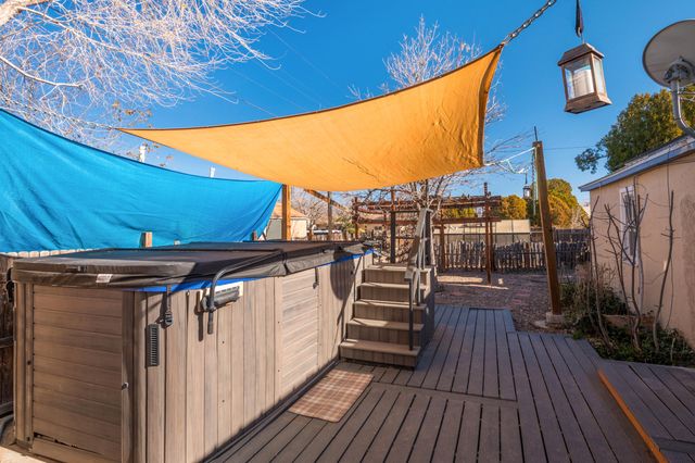 5023 5th Street NW, Albuquerque, NM 87107