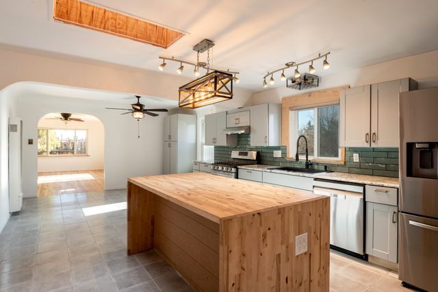 5023 5th Street NW, Albuquerque, NM 87107