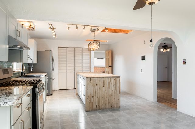 5023 5th Street NW, Albuquerque, NM 87107