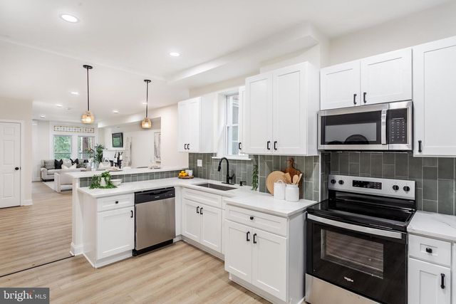 2827 CHESTERFIELD AVE, Baltimore, MD 21213
