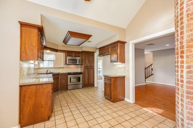 212 Any Way Street, Lake Jackson, TX 77566