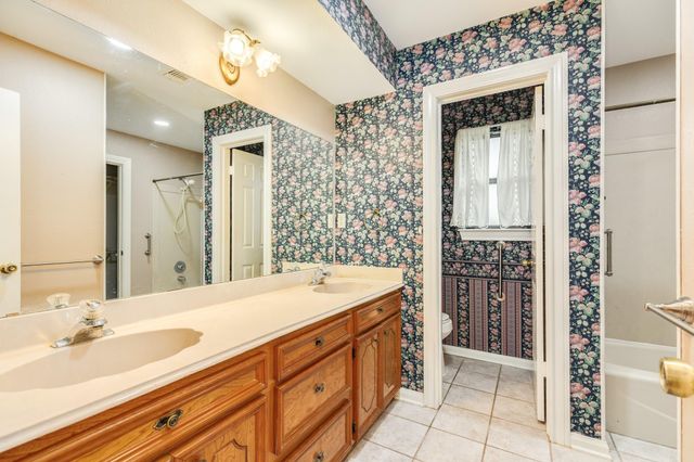 212 Any Way Street, Lake Jackson, TX 77566