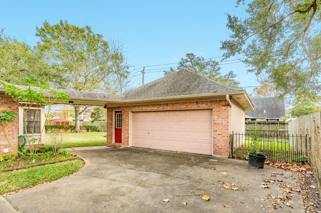 212 Any Way Street, Lake Jackson, TX 77566