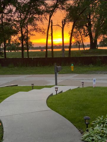 51 LAKEWOOD VILLA, Council Bluffs, IA 51501