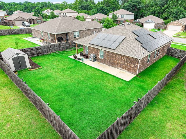 6704 SW Chestnut Hill Avenue, Bentonville, AR 72713