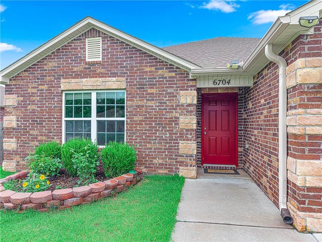 6704 SW Chestnut Hill Avenue, Bentonville, AR 72713