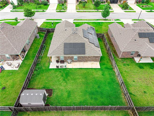 6704 SW Chestnut Hill Avenue, Bentonville, AR 72713