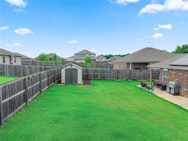 6704 SW Chestnut Hill Avenue, Bentonville, AR 72713
