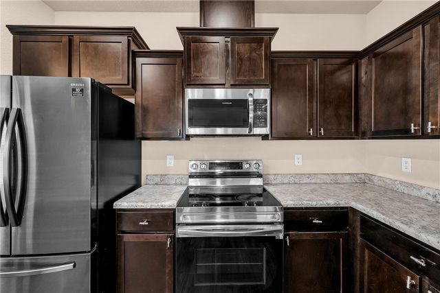 6704 SW Chestnut Hill Avenue, Bentonville, AR 72713