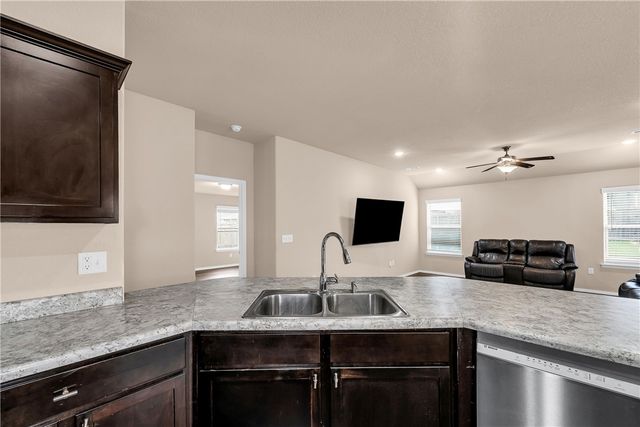 6704 SW Chestnut Hill Avenue, Bentonville, AR 72713
