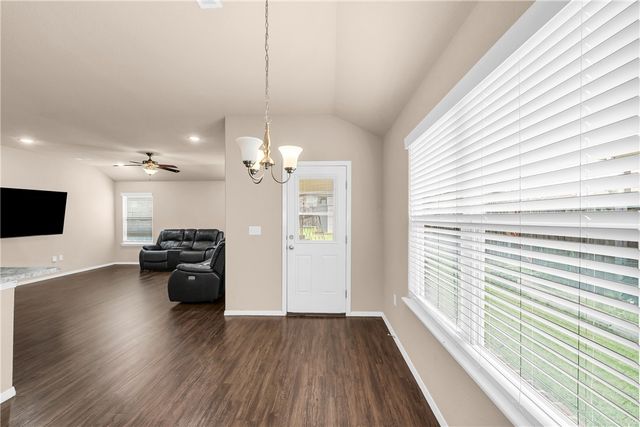 6704 SW Chestnut Hill Avenue, Bentonville, AR 72713