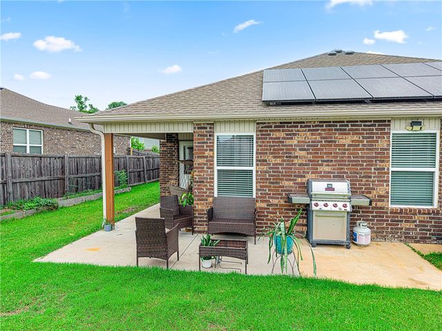 6704 SW Chestnut Hill Avenue, Bentonville, AR 72713