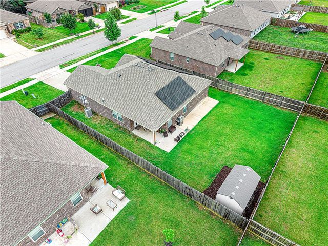 6704 SW Chestnut Hill Avenue, Bentonville, AR 72713