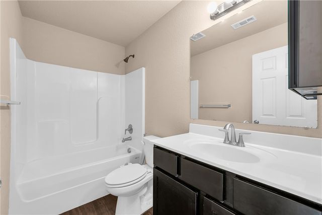 6704 SW Chestnut Hill Avenue, Bentonville, AR 72713