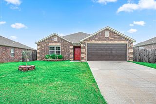 6704 SW Chestnut Hill Avenue, Bentonville, AR 72713