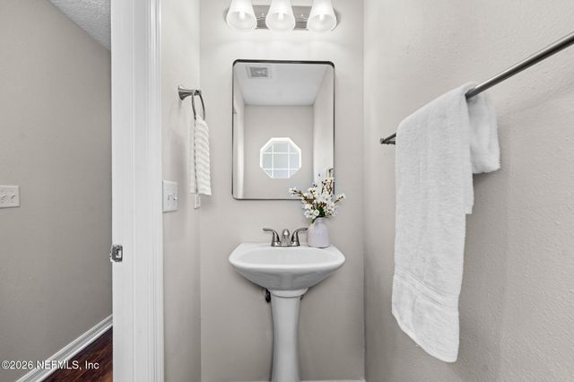 7398 PALM HILLS Drive, Jacksonville, FL 32244