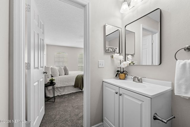 7398 PALM HILLS Drive, Jacksonville, FL 32244