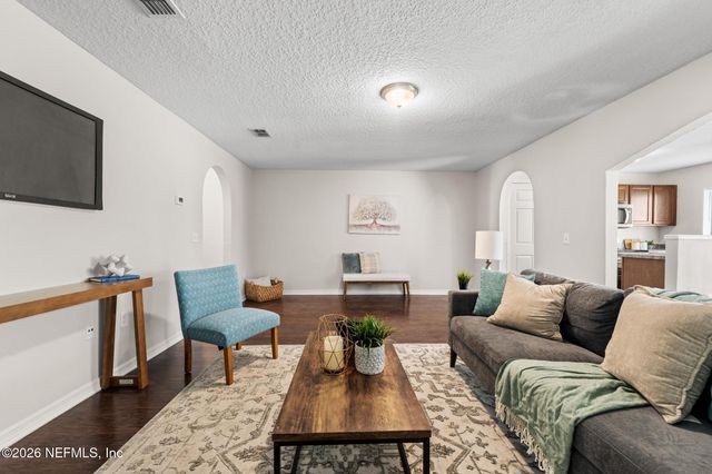 7398 PALM HILLS Drive, Jacksonville, FL 32244