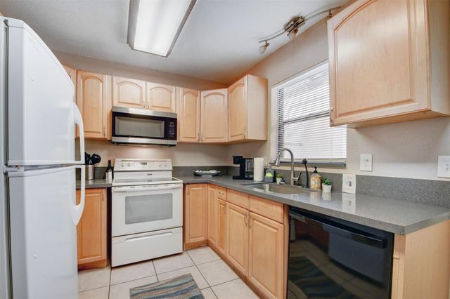 101 SW 10th Avenue, Boynton Beach, FL 33435