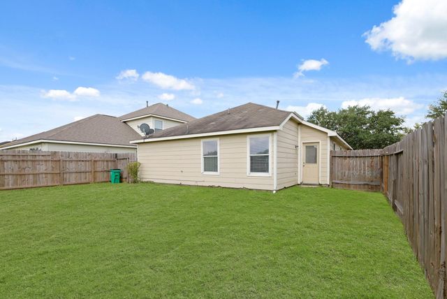 1907 Wooded Acres Drive, Humble, TX 77396
