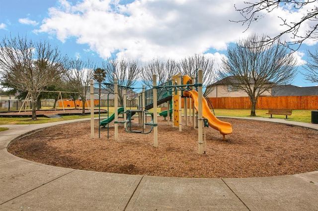1907 Wooded Acres Drive, Humble, TX 77396