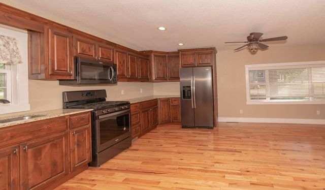 800 N Elm Street, Pierce City, MO 65723