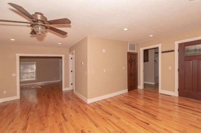 800 N Elm Street, Pierce City, MO 65723