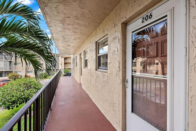 701 Lori Drive 206, Palm Springs, FL 33461