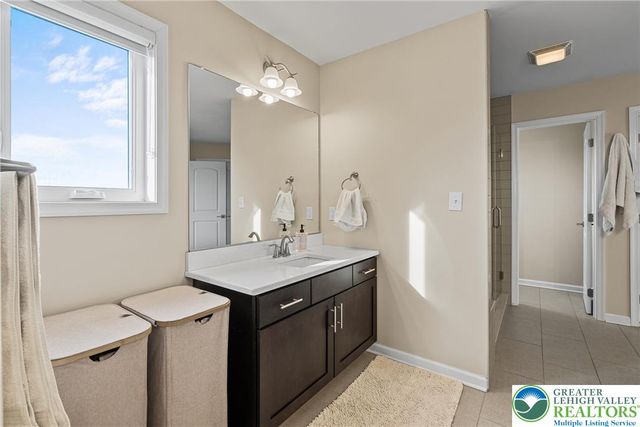 4350 Saratoga Drive, Lower Nazareth Twp, PA 18020