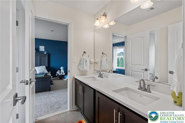 4350 Saratoga Drive, Lower Nazareth Twp, PA 18020