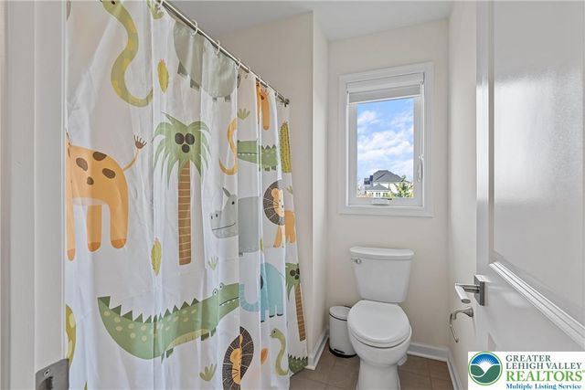 4350 Saratoga Drive, Lower Nazareth Twp, PA 18020