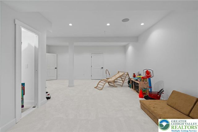 4350 Saratoga Drive, Lower Nazareth Twp, PA 18020