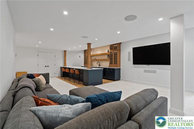 4350 Saratoga Drive, Lower Nazareth Twp, PA 18020