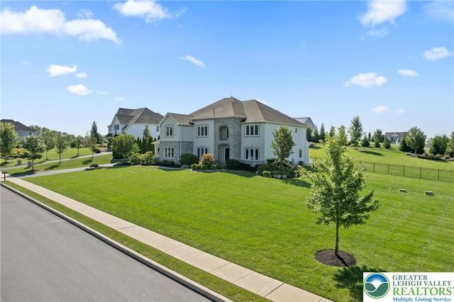 4350 Saratoga Drive, Lower Nazareth Twp, PA 18020