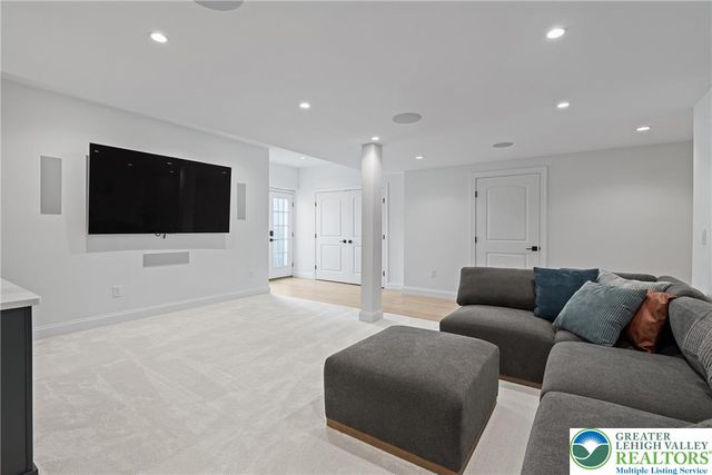 4350 Saratoga Drive, Lower Nazareth Twp, PA 18020