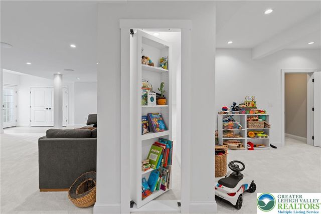 4350 Saratoga Drive, Lower Nazareth Twp, PA 18020