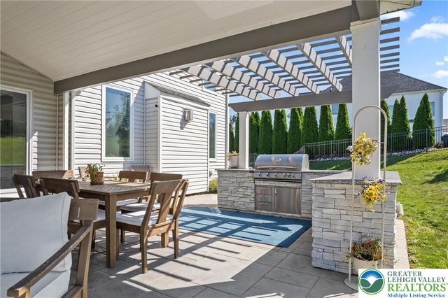 4350 Saratoga Drive, Lower Nazareth Twp, PA 18020