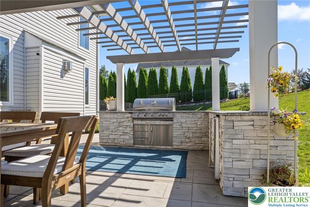 4350 Saratoga Drive, Lower Nazareth Twp, PA 18020