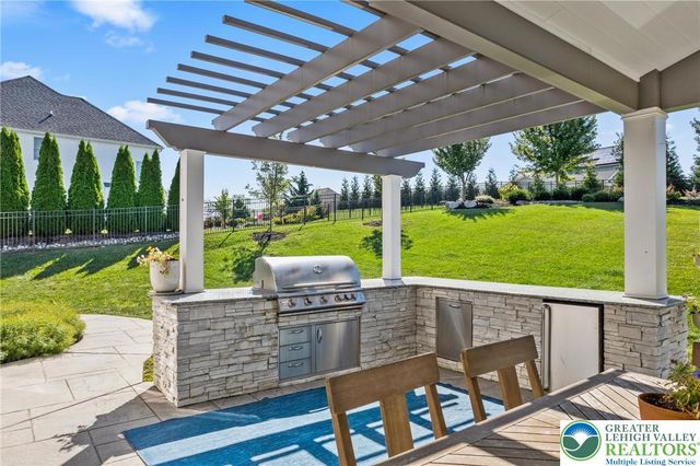 4350 Saratoga Drive, Lower Nazareth Twp, PA 18020