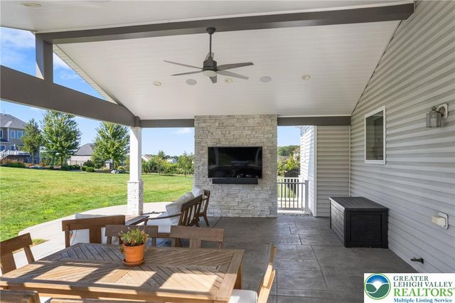 4350 Saratoga Drive, Lower Nazareth Twp, PA 18020