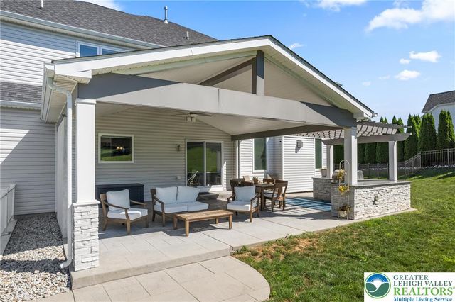 4350 Saratoga Drive, Lower Nazareth Twp, PA 18020