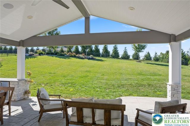 4350 Saratoga Drive, Lower Nazareth Twp, PA 18020