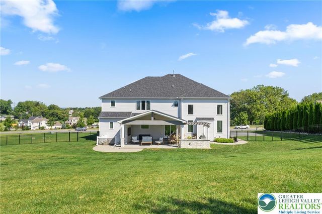 4350 Saratoga Drive, Lower Nazareth Twp, PA 18020