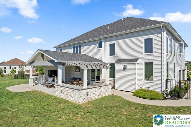 4350 Saratoga Drive, Lower Nazareth Twp, PA 18020