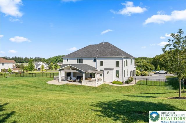 4350 Saratoga Drive, Lower Nazareth Twp, PA 18020