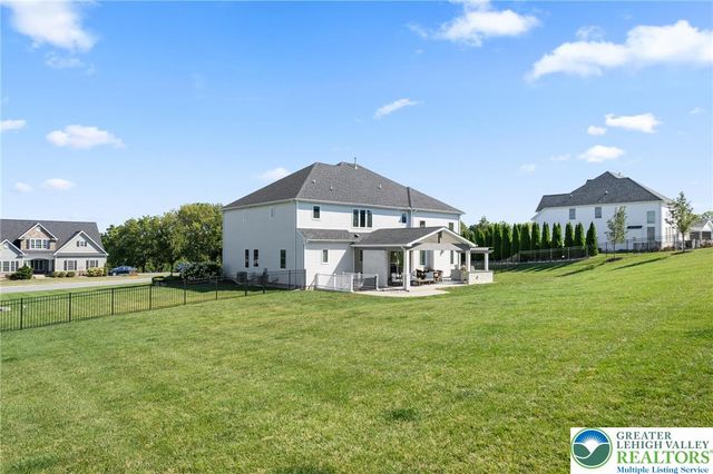 4350 Saratoga Drive, Lower Nazareth Twp, PA 18020